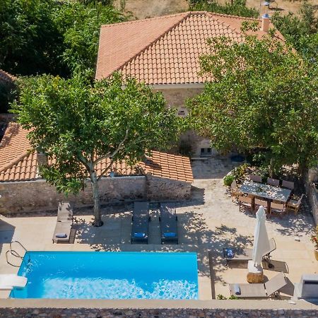 Villa Callisto- Elegant Restored Villa With Pool Gyri Экстерьер фото